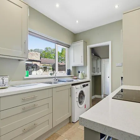 Beautiful - Close To Historic York - Pass The Keys Haxby