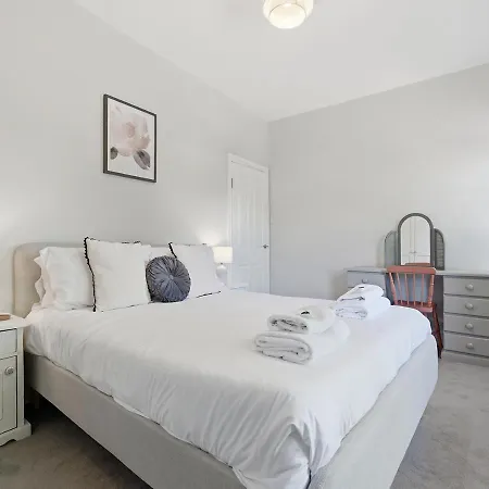 Beautiful - Close To Historic York - Pass The Keys * Haxby