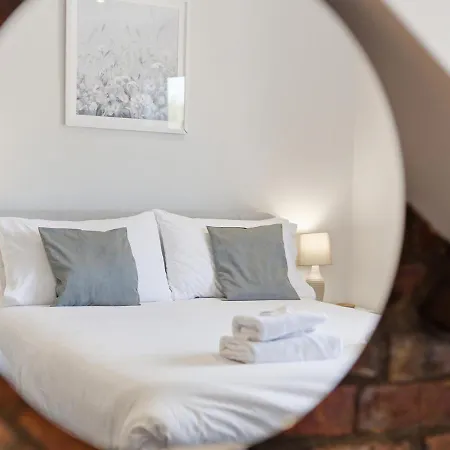 Beautiful - Close To Historic York - Pass The Keys * Haxby